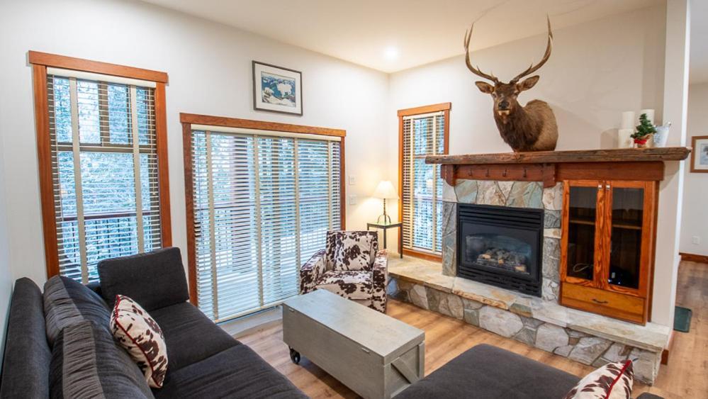 Snow Creek Lodge By Fernie Lodging Co 外观 照片